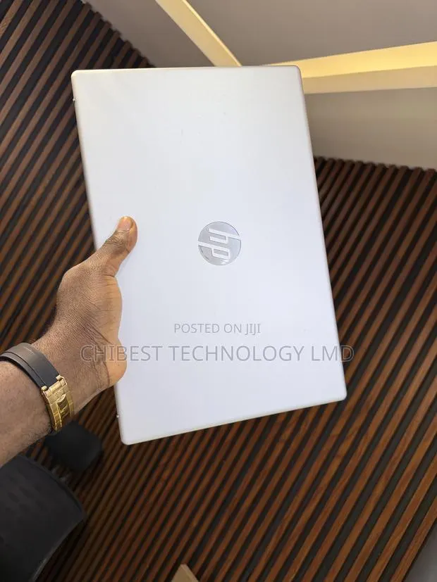 Laptop HP 15 8GB AMD Ryzen 5 SSD 512GB · Photo 1
