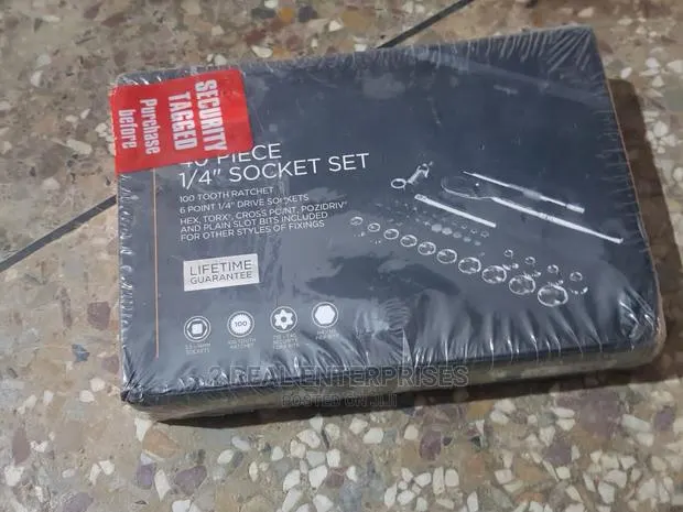 Halfords Advanced 40 Piece 1/4" Socket Set · Photo 1