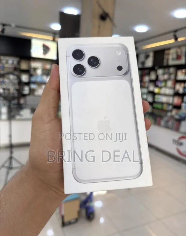 Apple iPhone 17 Pro Max 1 TB White · Photo 1