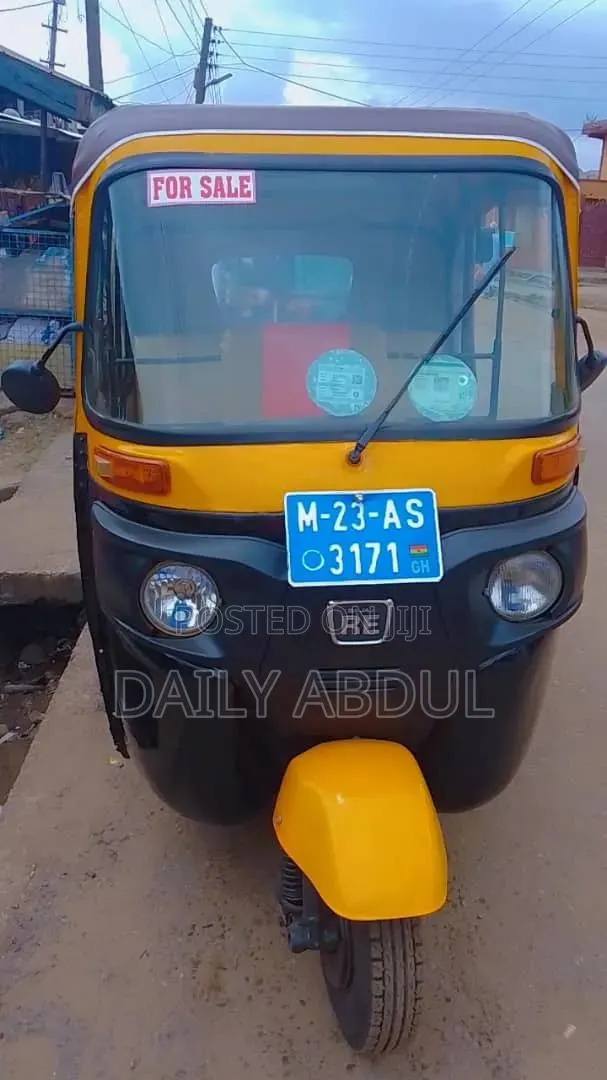 Bajaj 2023 Black · Photo 1
