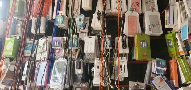 DEROCK Phone, Tablets, Laptop Repair Services and Accessories · Photo 1