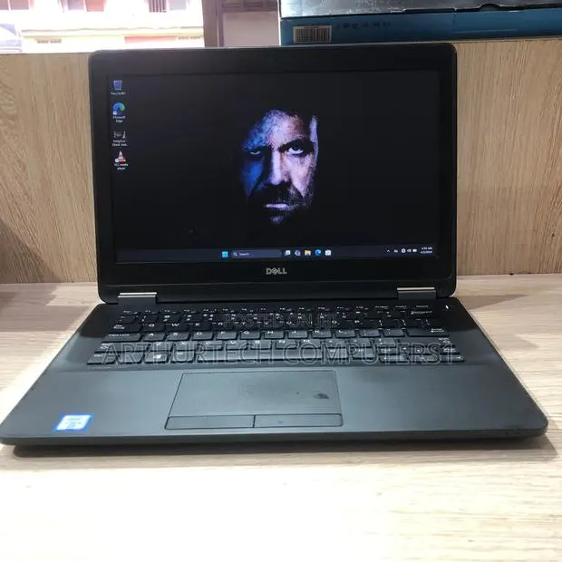 Laptop Dell Latitude E7270 8GB Intel Core i5 SSD 256GB · Photo 1