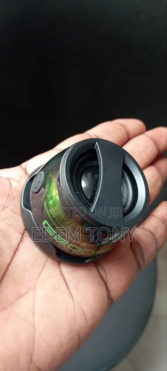 G200 Magnetic Bluetooth Speaker · Photo 1