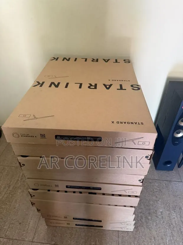 Starlink Standard X 4 Internet Kit · Photo 1