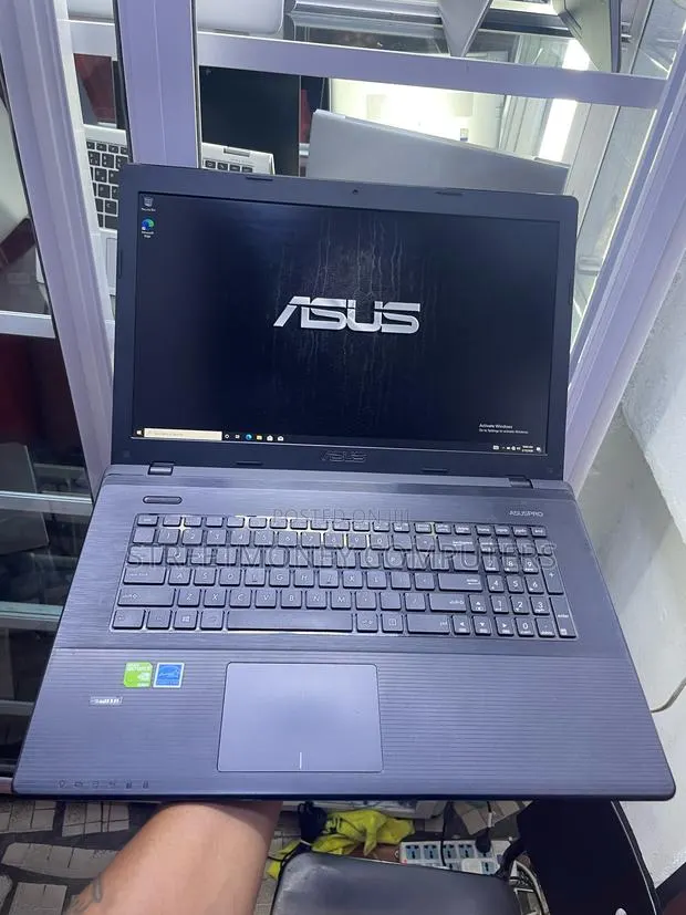 Laptop Asus P81IJ 8GB Intel Core i5 HDD 500GB · Photo 1