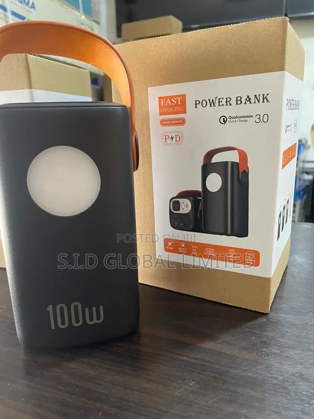 Charge 4 Devices Simultaneously! Power Up The Whole Family · Photo 1