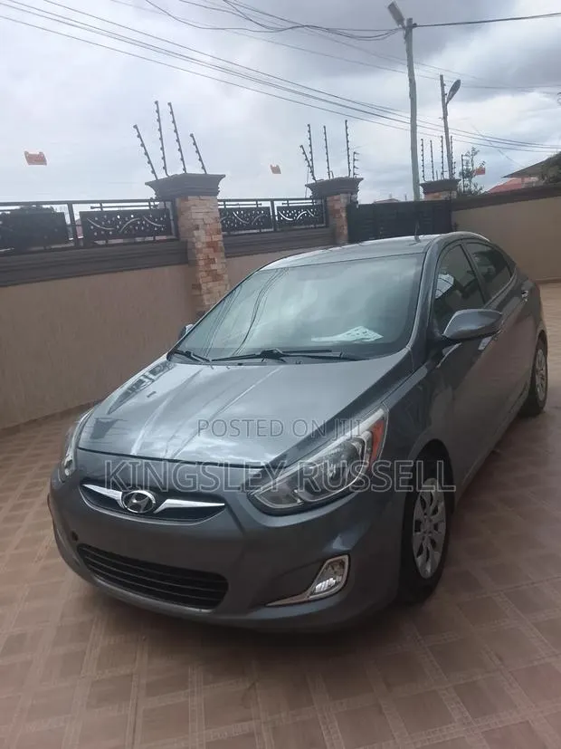 Hyundai Accent SE Sedan 2017 Gray · Photo 1