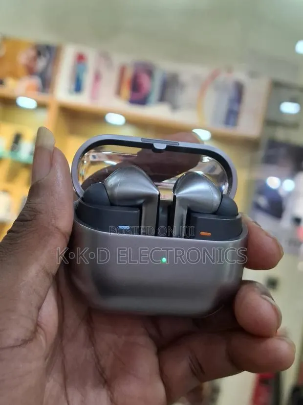Galaxy Buds 3 Pro · Photo 1