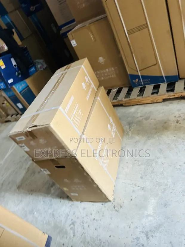 Durable Sleek White Air Conditioner Samsung 1.5hp Split Inverter · Photo 1