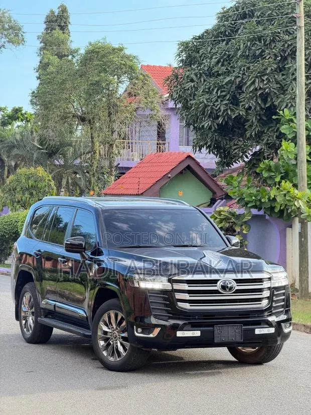 Toyota Land Cruiser 3.5 Petrol 4WD 2022 Black · Photo 1