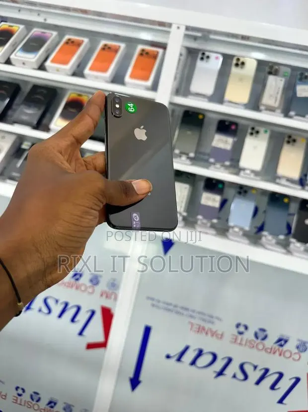 Apple iPhone XS Max 64 GB Black · Photo 1