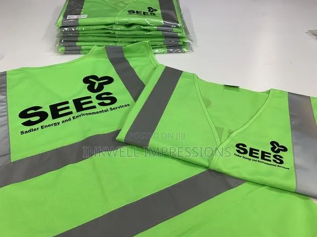 Reflective Vest Design and Print · Photo 1