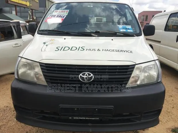 Toyota HiAce 2007 White · Photo 1