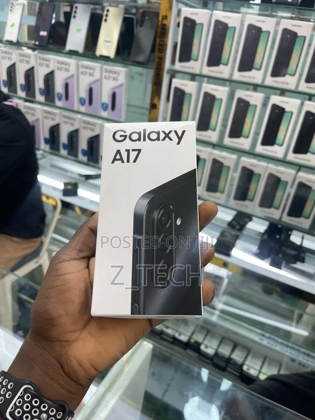 New Samsung Galaxy A17 128 GB Black · Photo 1