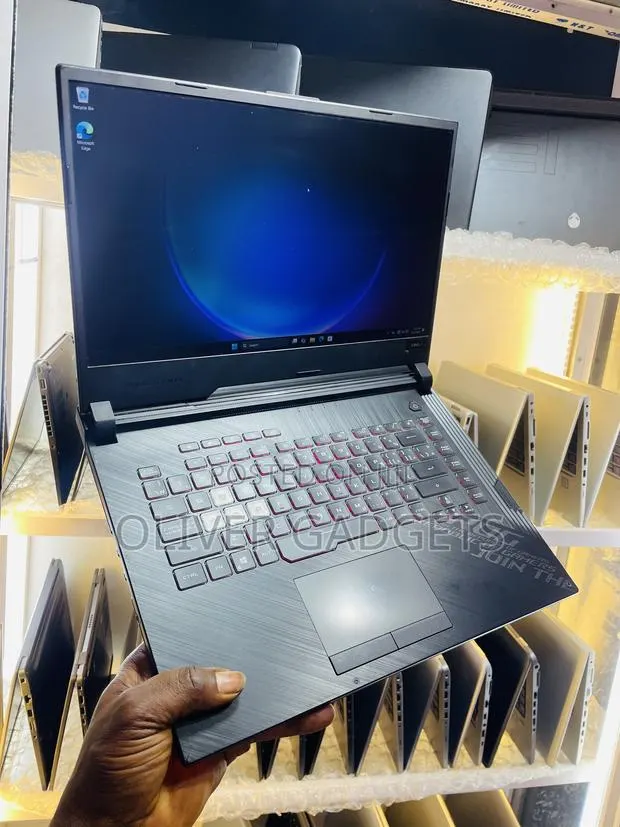 Laptop Asus ROG Strix G15 G512 16GB Intel Core i5 SSD 512GB · Photo 1