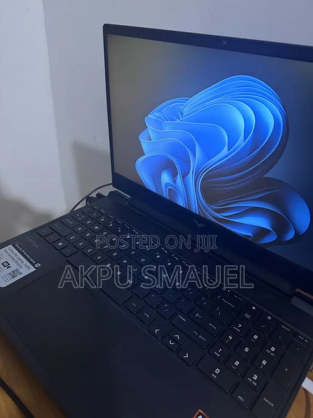 Laptop HP Victus 15 16GB AMD Ryzen 5 SSD 512GB · Photo 4