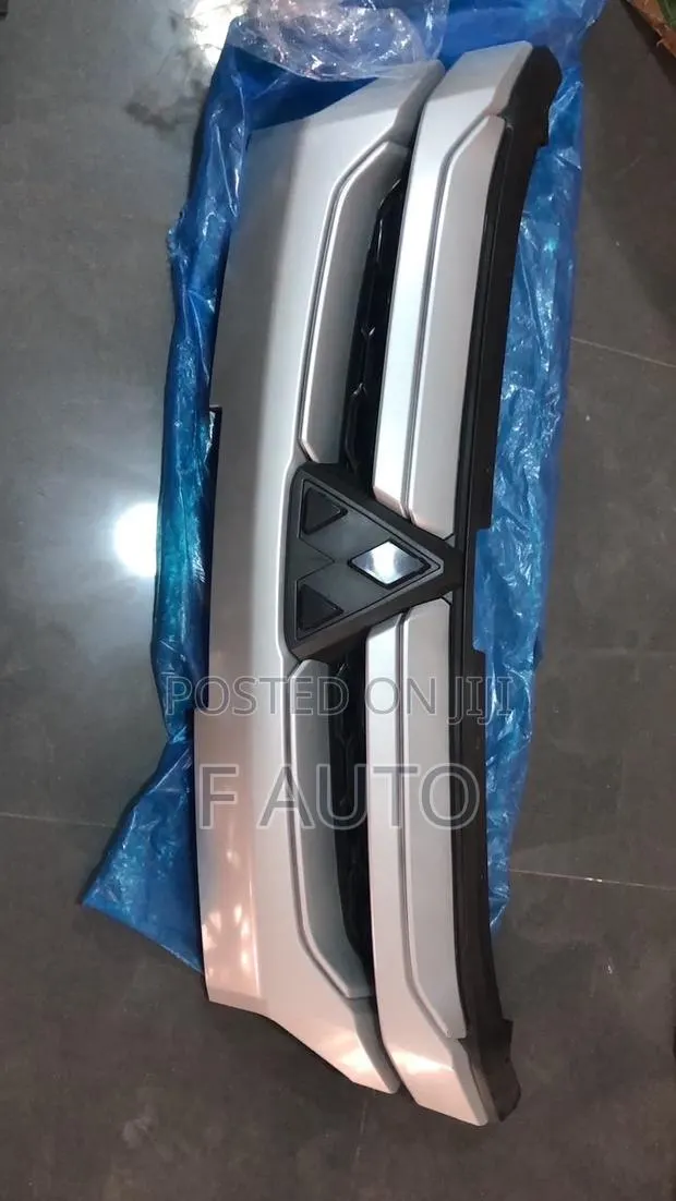 Mitsubishi L200 2017,2018,2019,2020 Front Grill (Shells) · Photo 1