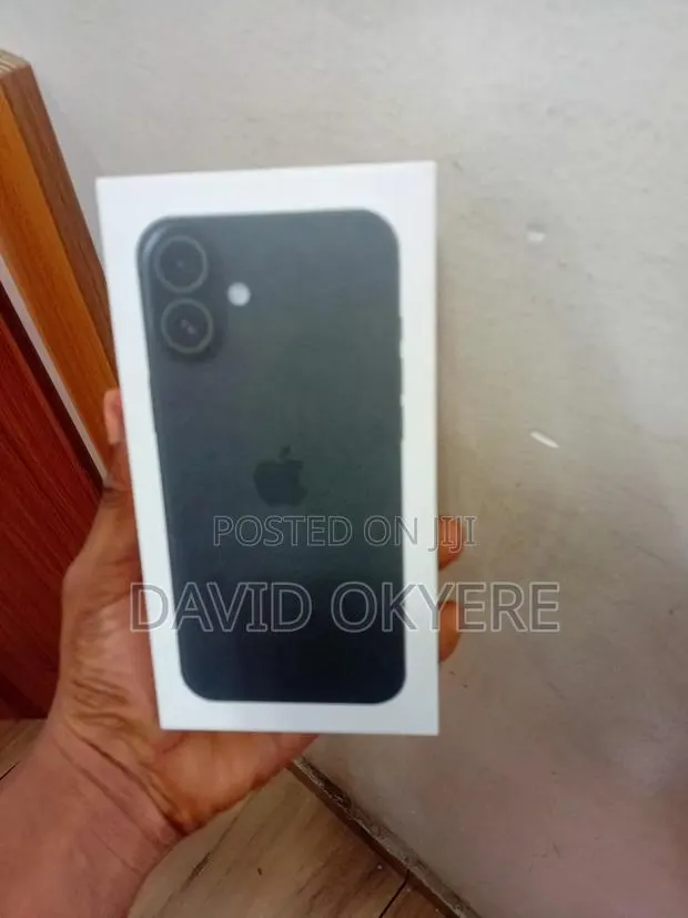 New Apple iPhone 16 128 GB Black · Photo 1
