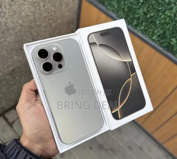 Apple iPhone 16 Pro Max 512 GB Silver · Photo 1