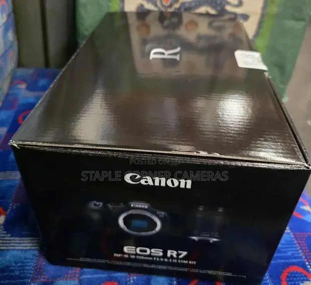 Canon Eos R7 With Rf 18-150mm Lens · Photo 1