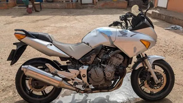 Honda CB 2013 Silver · Photo 1