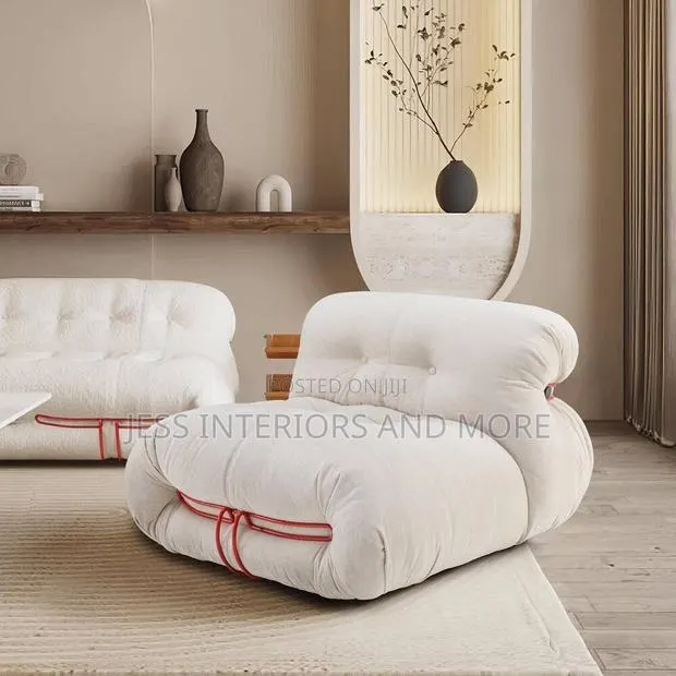 Accent Chair (Fireside Chair) · Photo 1