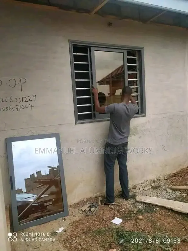 B6 Design 12 Aluminium Sliding Window · Photo 1