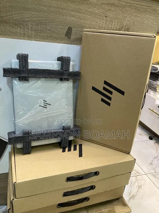New Laptop HP EliteBook 745 G6 8GB AMD Ryzen 5 SSD 256GB · Photo 1