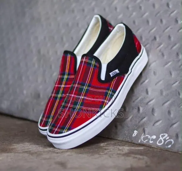 Vans Slip on Red-Plaid · Photo 1