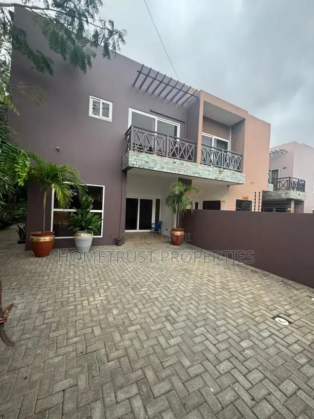 4bdrm Duplex in Airport Residential for rent · Photo 1
