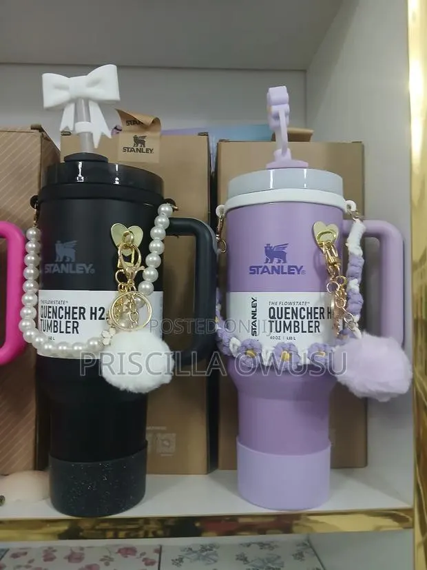 Stanley Cup With Accessories · Photo 1