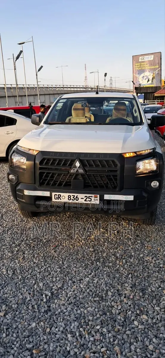 Mitsubishi L200 2024 White · Photo 1