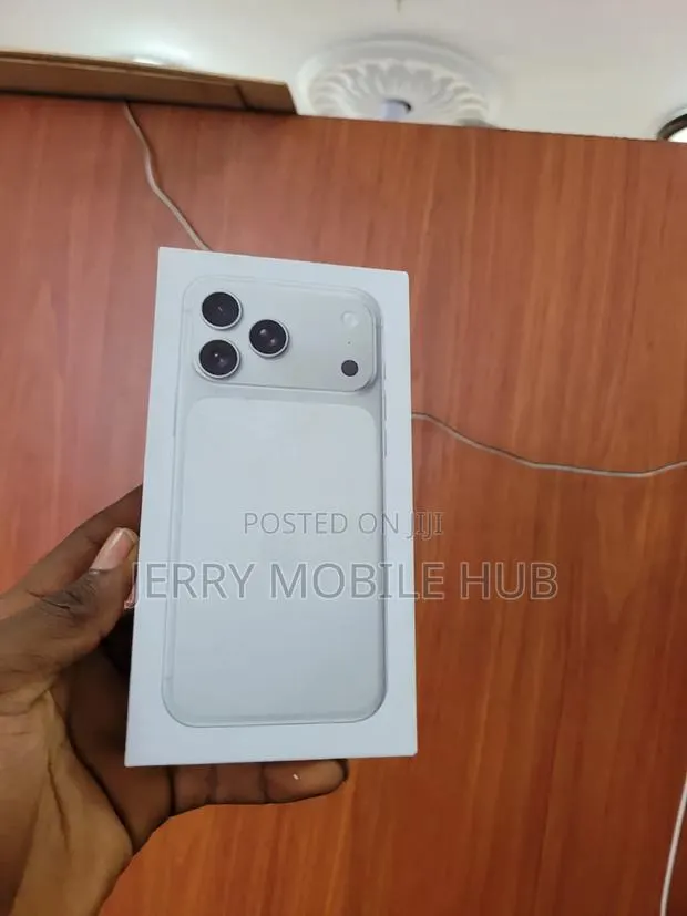 New Apple iPhone XR 128 GB · Photo 1