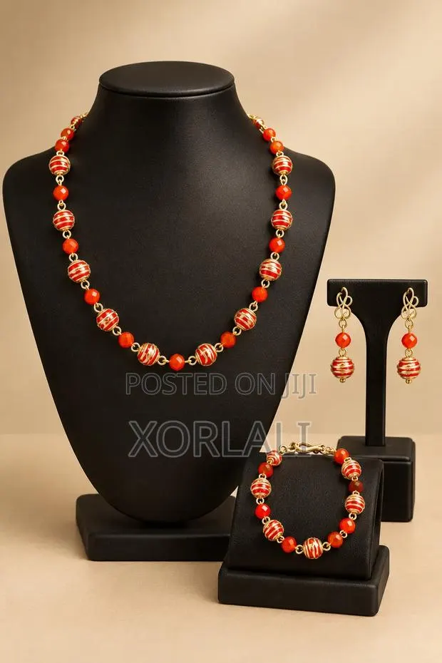 Luxury Red & Gold Jewelry Set – Necklace, Earrings & Bracelet · Photo 1