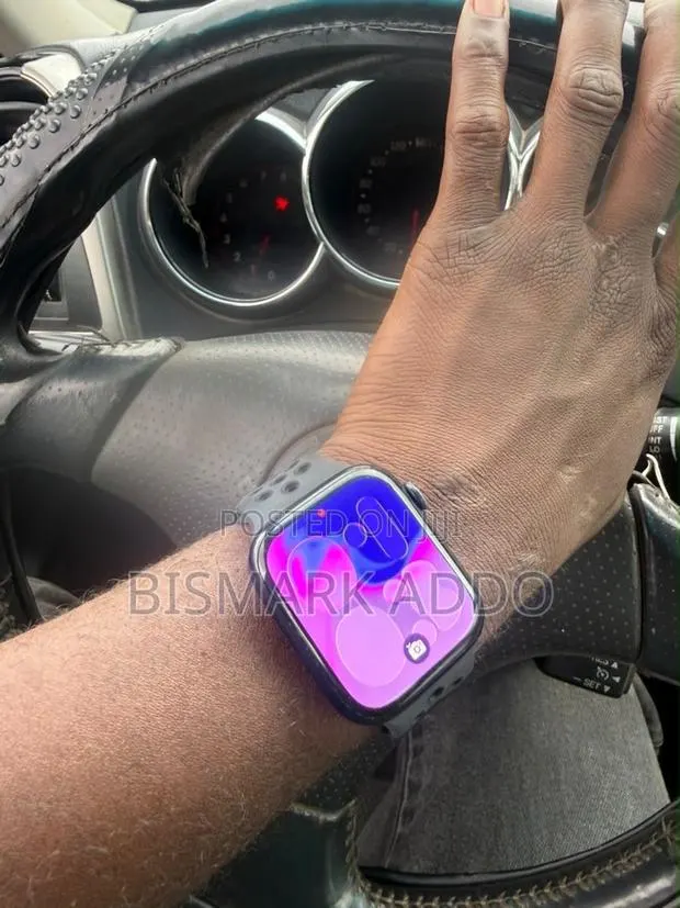 Apple Watch Series 8 · Photo 1