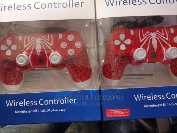 PS4 Controller With Spider Design · Photo 1