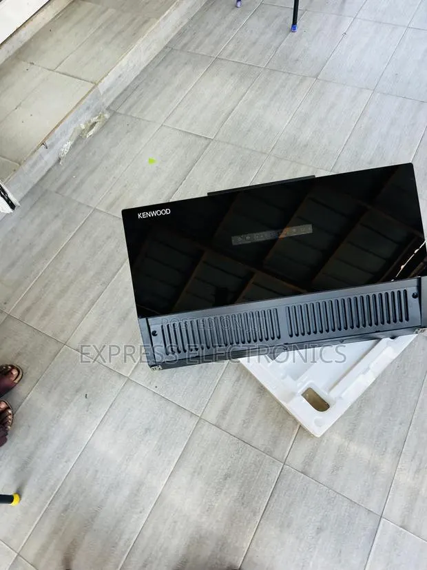 Brand New Kenwood 90cm Mirror Black Finish Extractor · Photo 1
