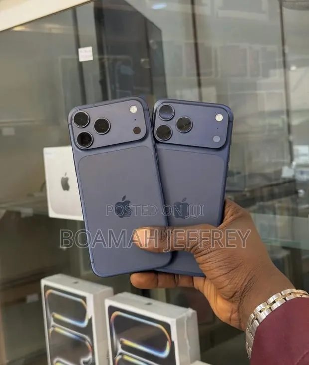 Apple iPhone 17 Pro Max 512 GB Blue · Photo 1