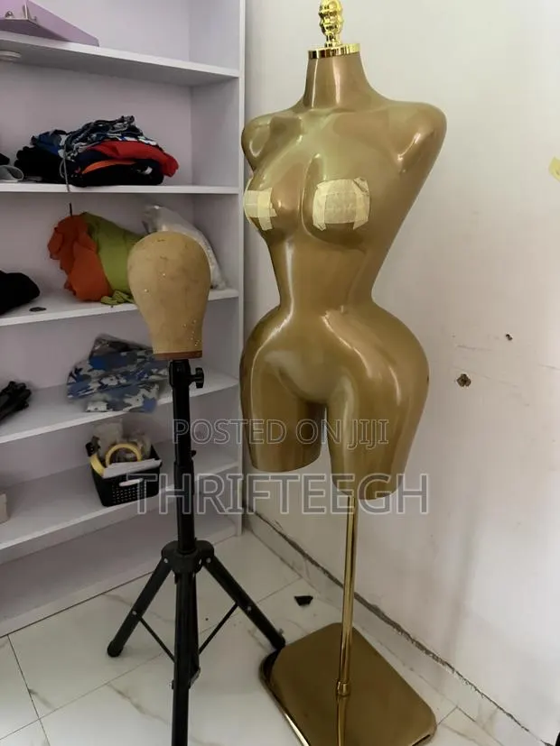 Clothing Mannequin · Photo 1