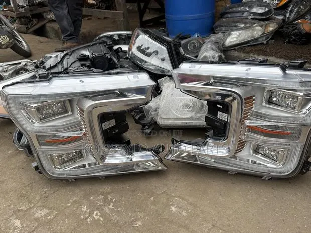 Ford F150 Headlight Pair · Photo 1