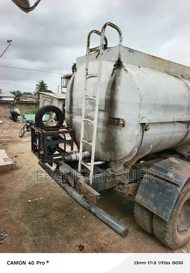 Very Strong Lay Land Tanker in Good Condition for Sale. · Photo 4