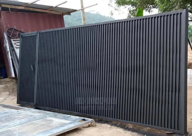 Beautiful Sliding Gate 17 by 7feet · Photo 1