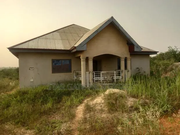 8 Bedrooms Hostel for Sale at Jachie Pramso ( Nursing School) · Photo 1