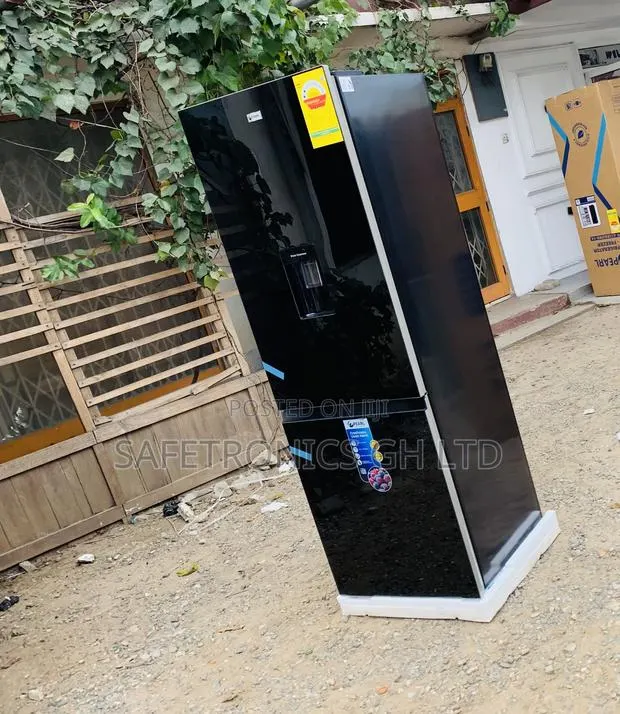 Smart Cooling Pearl Black 309L Bottom Mount Fridge · Photo 1