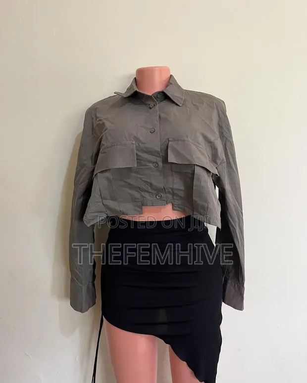Zara Long Sleeve Crop Shirt Thrift · Photo 1