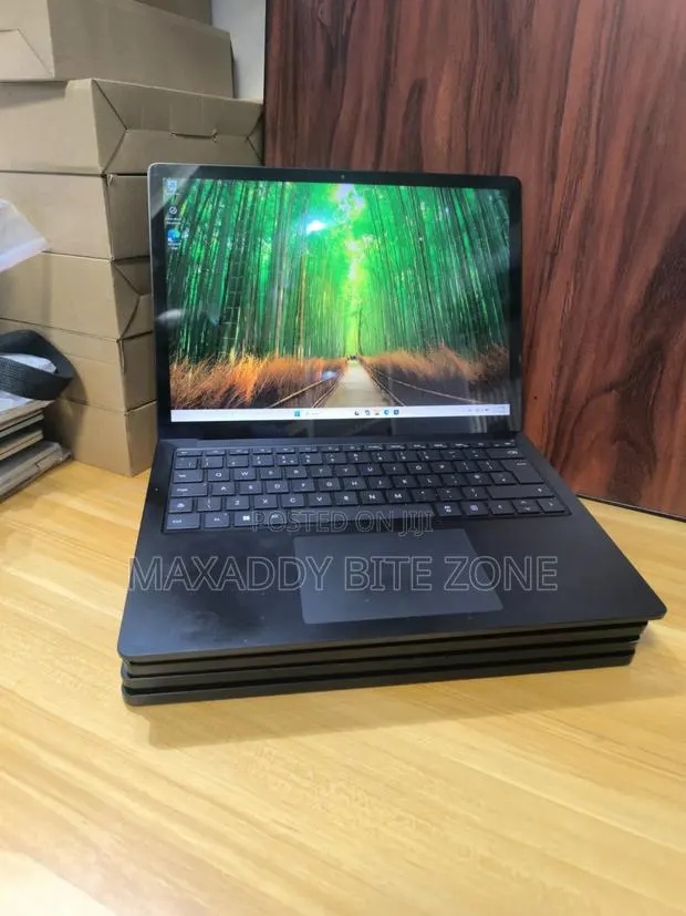 Laptop Microsoft Surface Laptop 5 16GB Intel Core i5 SSD 256GB · Photo 1