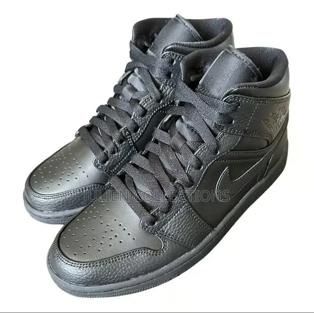 Jordan Retro 1 Black · Photo 1
