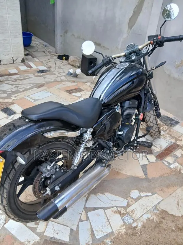 Aprilia 2016 Black · Photo 1