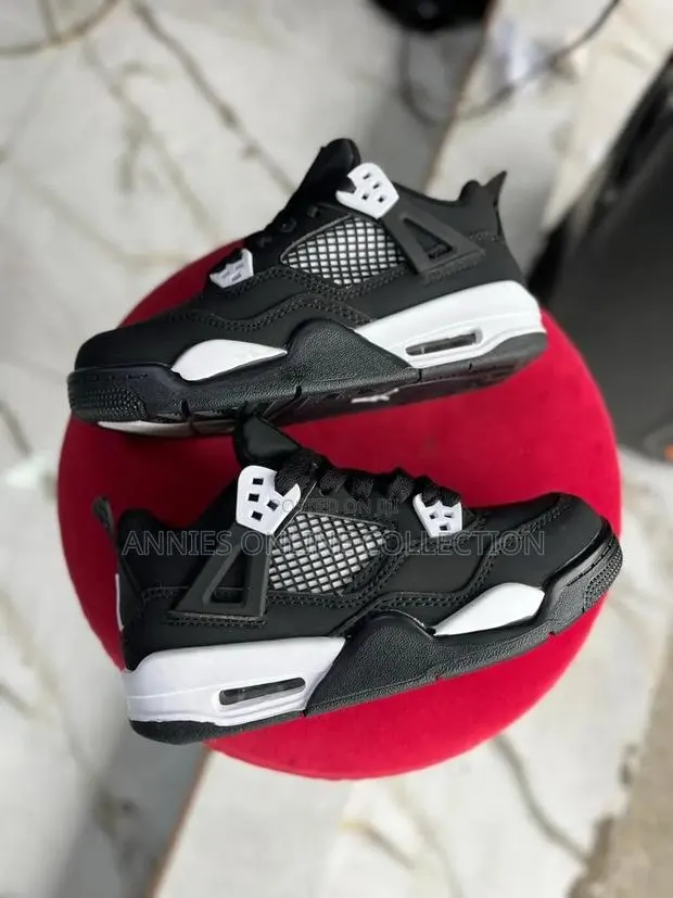 Quality Kids Sneakers (25 -35) · Photo 2