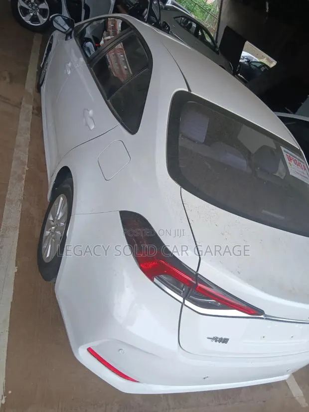Toyota Corolla 2022 White · Photo 1